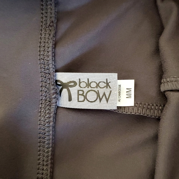 Black Bow Soft Mid Rise Leggings in charcoal - Size M- Smaller fit - Picture 10 of 16